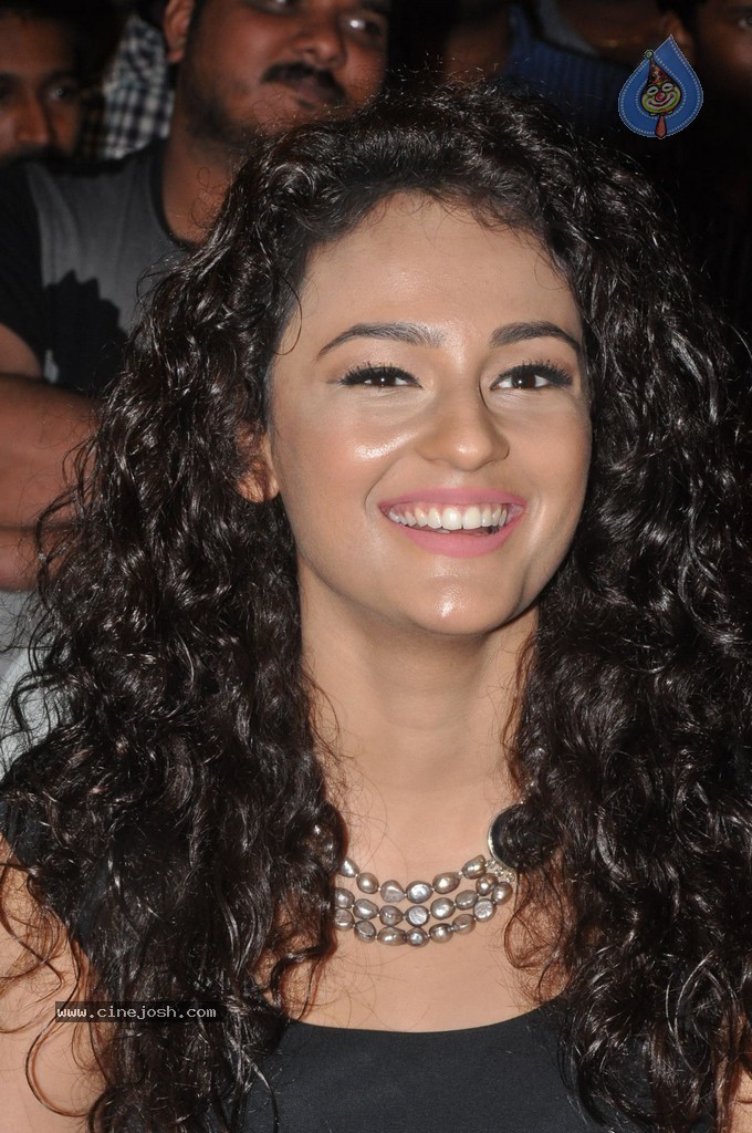 Seerat Kapoor Stills - 71 / 91 photos