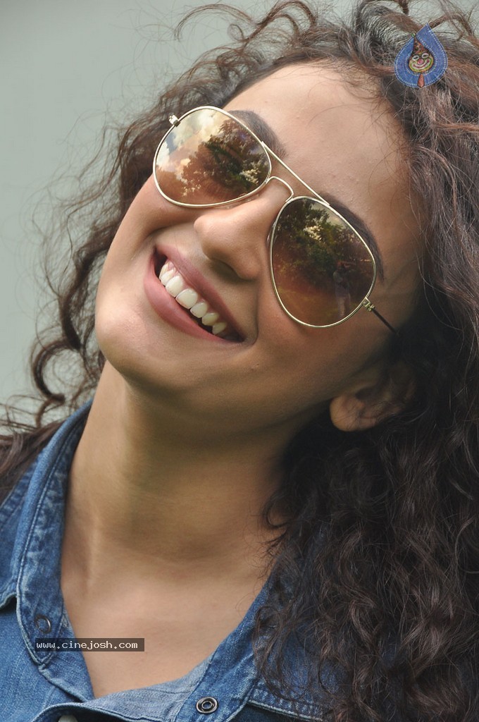 Seerath Kapoor New Pics - 107 / 143 photos