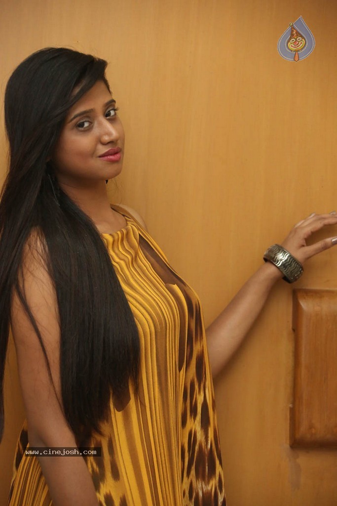 Shalini New Gallery  - 10 / 89 photos