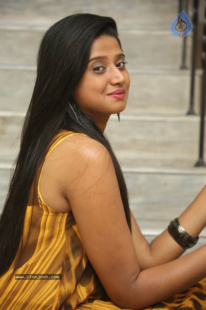 Shalini New Gallery  - 29 / 89 photos