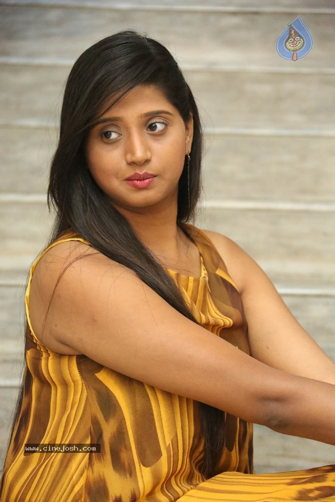 Shalini New Gallery  - 31 / 89 photos