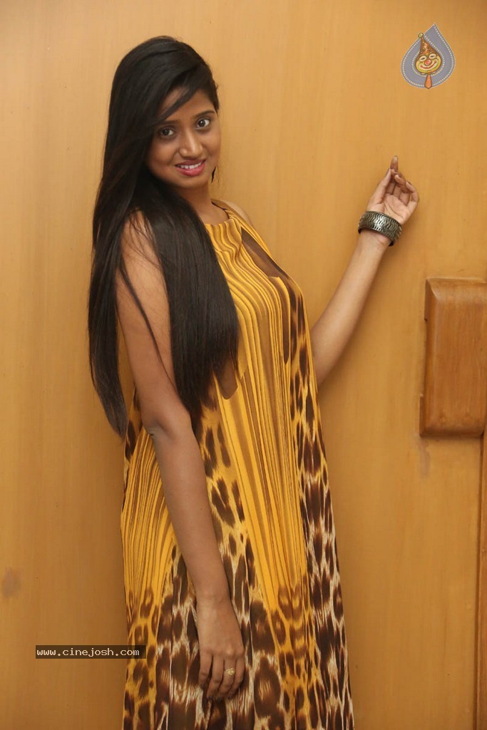 Shalini New Gallery  - 52 / 89 photos