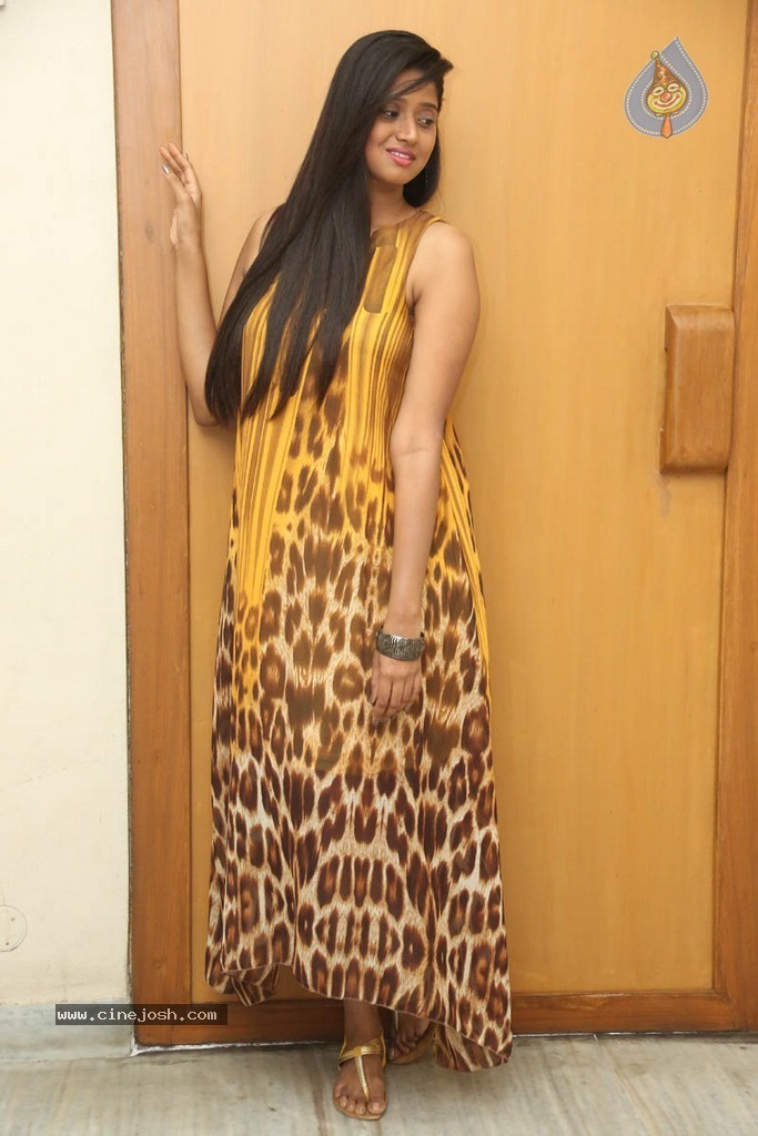 Shalini New Gallery  - 55 / 89 photos