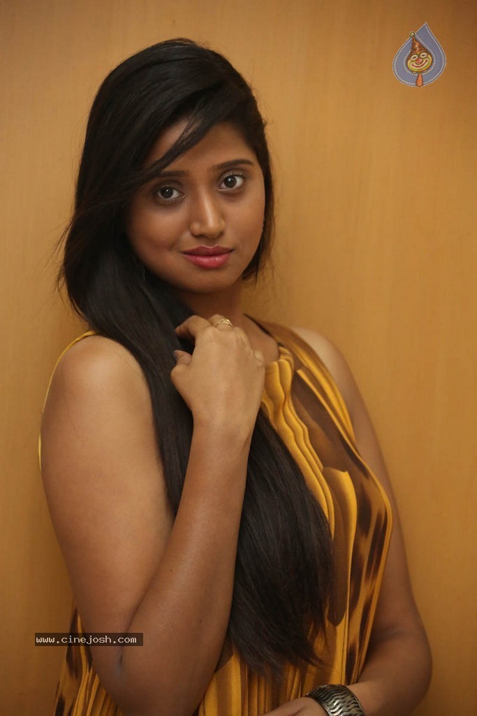 Shalini New Gallery  - 71 / 89 photos