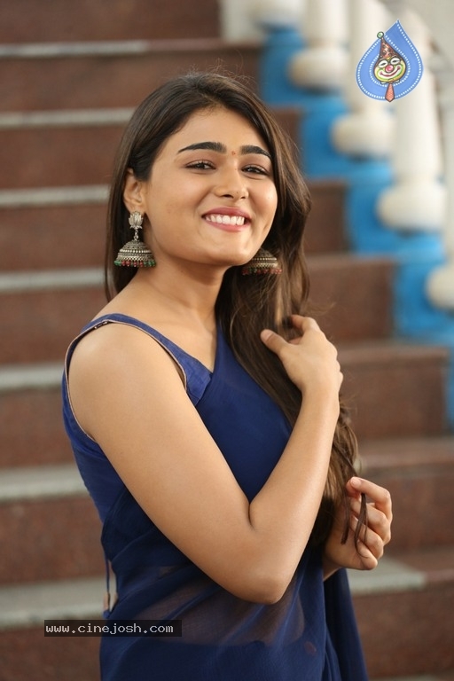 Shalini Pandey Latest Photos - 9 / 20 photos