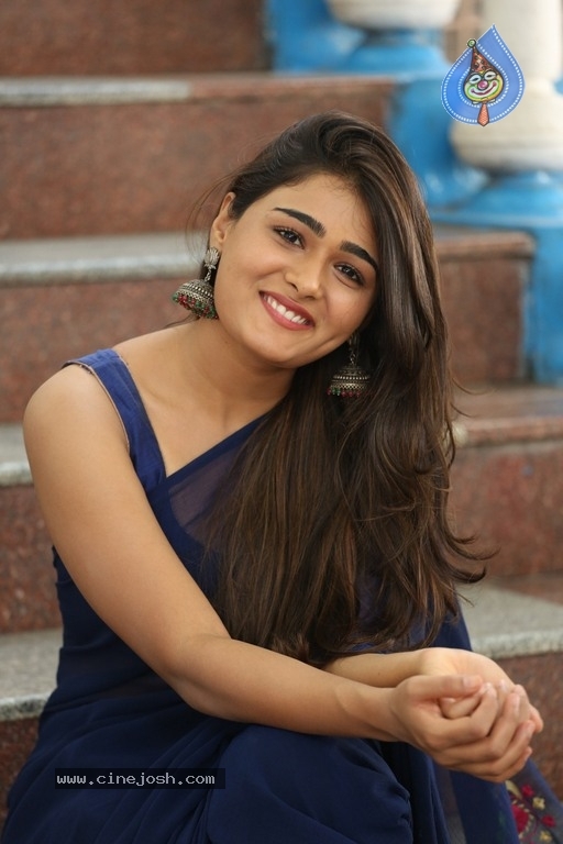 Shalini Pandey Latest Photos - 18 / 20 photos