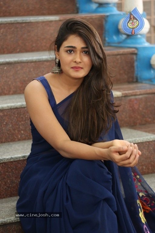 Shalini Pandey Latest Photos - 19 / 20 photos