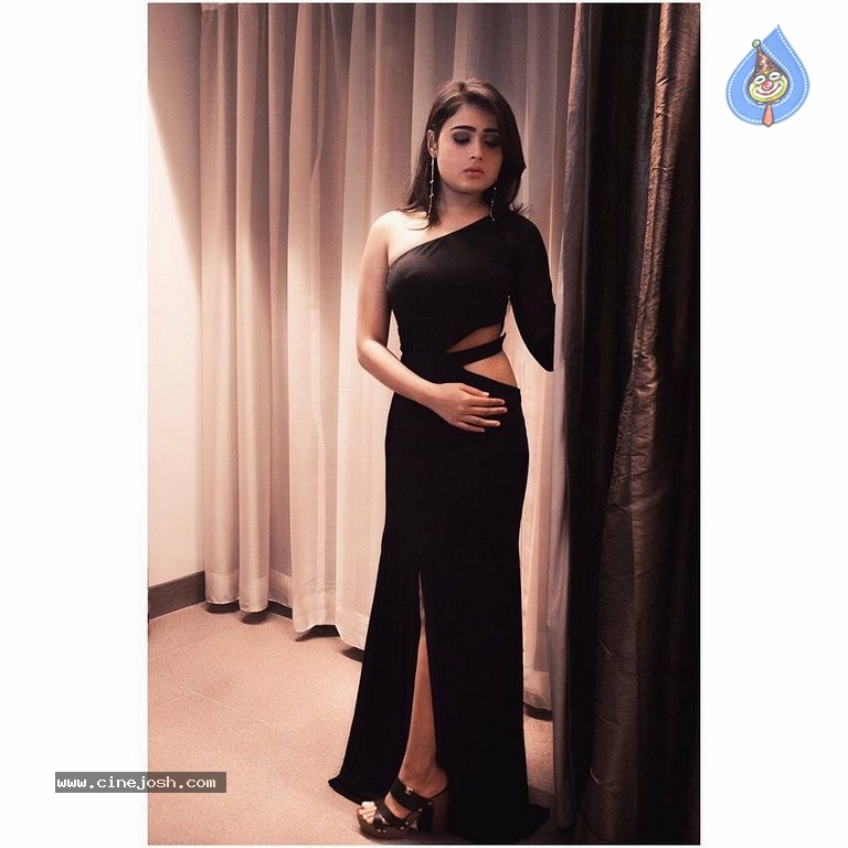 Shalini Pandey Photo Shoot Photos - 6 / 6 photos