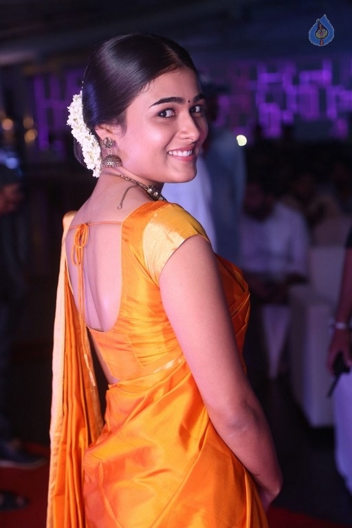 Shalini Pandey Photos - 8 / 20 photos