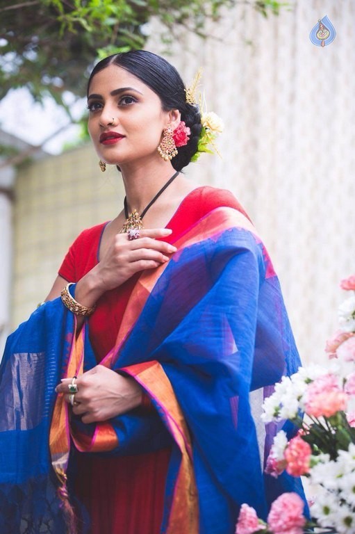 Shalini Vadnikatti New Photos - 34 / 34 photos