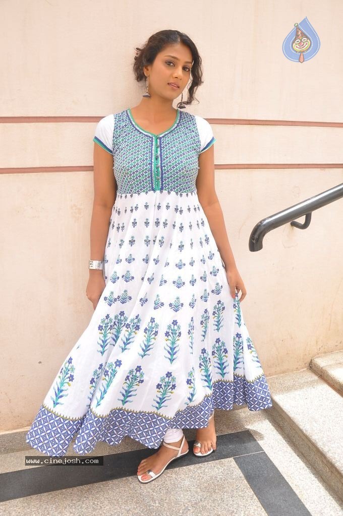 Shama Singh New Stills - 24 / 52 photos