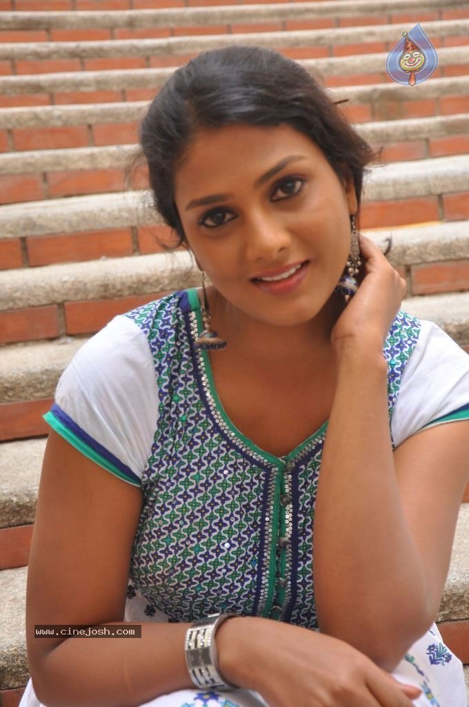 Shama Singh New Stills - 29 / 52 photos