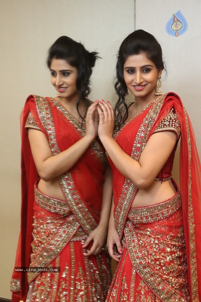 Shamili Gallery - 22 / 131 photos