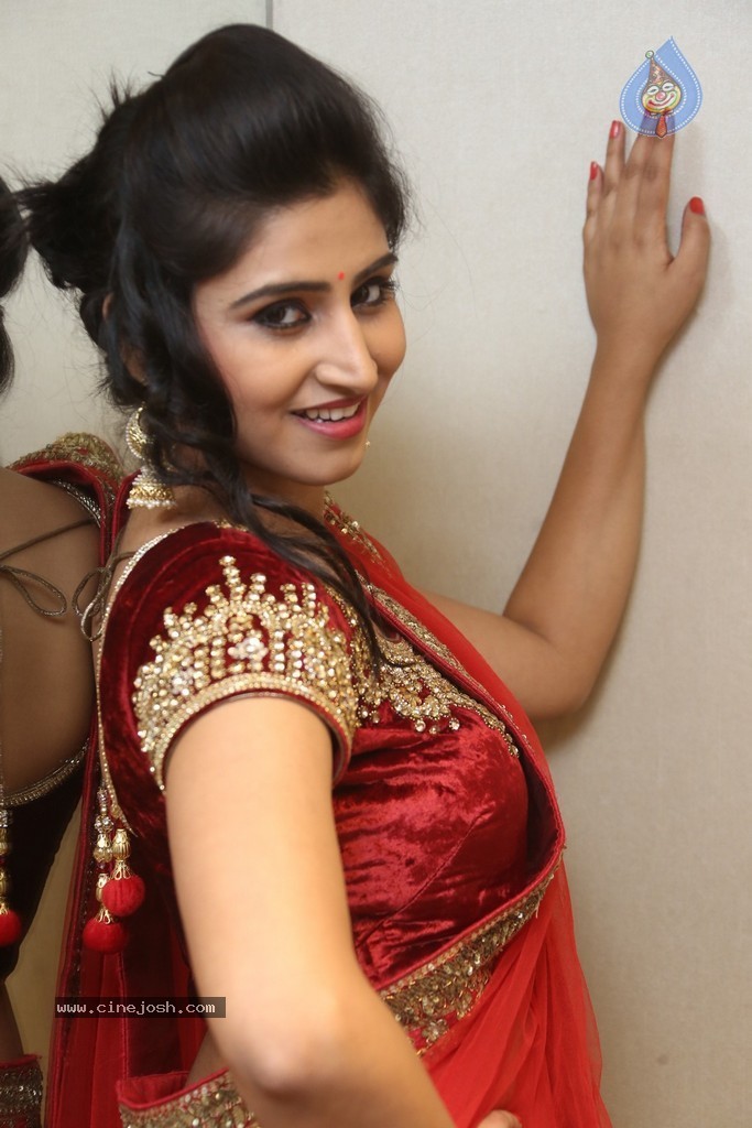 Shamili Gallery - 51 / 131 photos