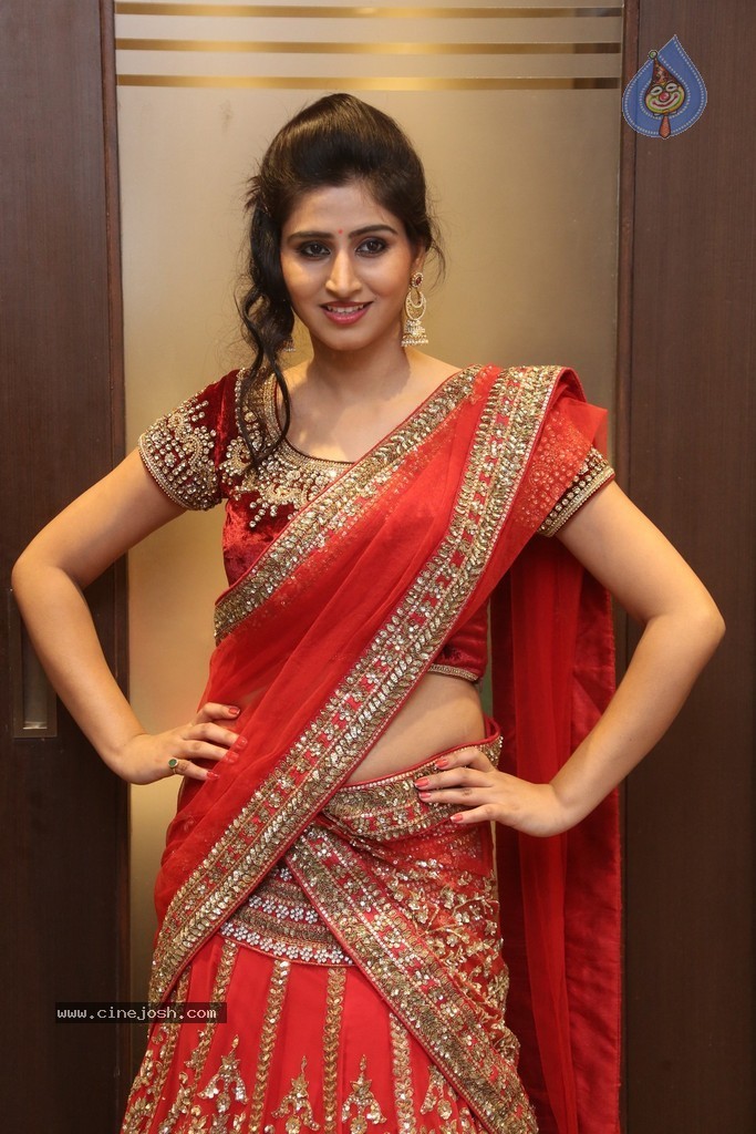 Shamili Gallery - 57 / 131 photos