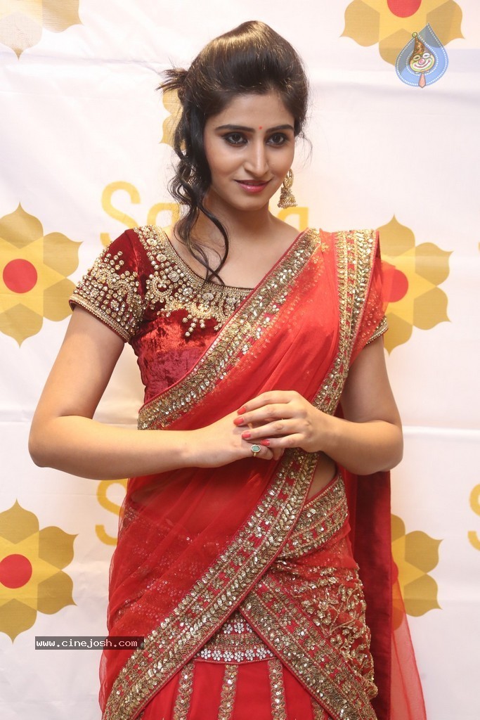 Shamili Gallery - 94 / 131 photos