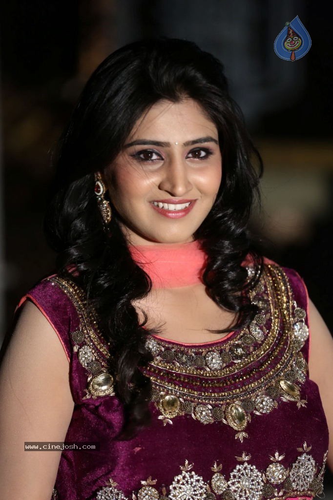 Shamili Gallery - 16 / 63 photos