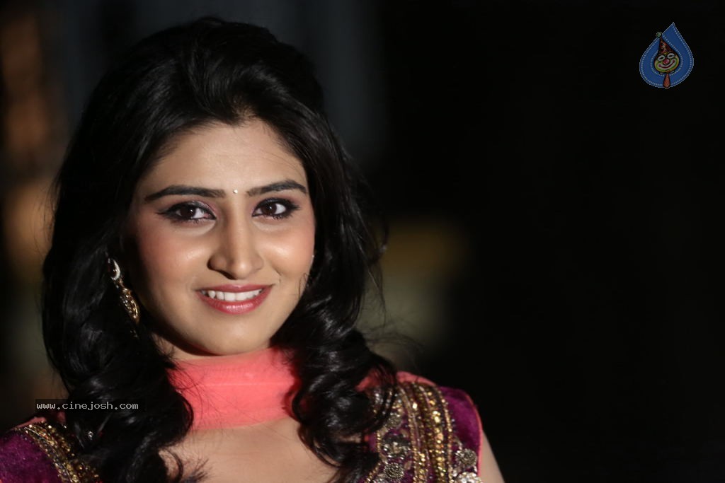 Shamili Gallery - 41 / 63 photos