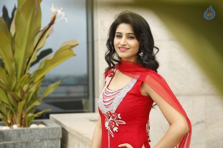 Shamili Latest Images - 11 / 61 photos