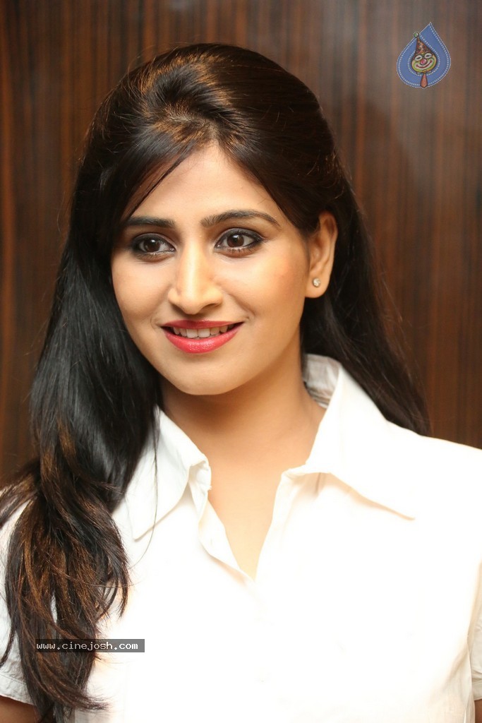 Shamili New Gallery - 7 / 72 photos