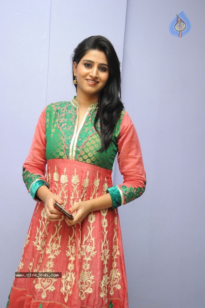 Shamili New Photos - 15 / 29 photos
