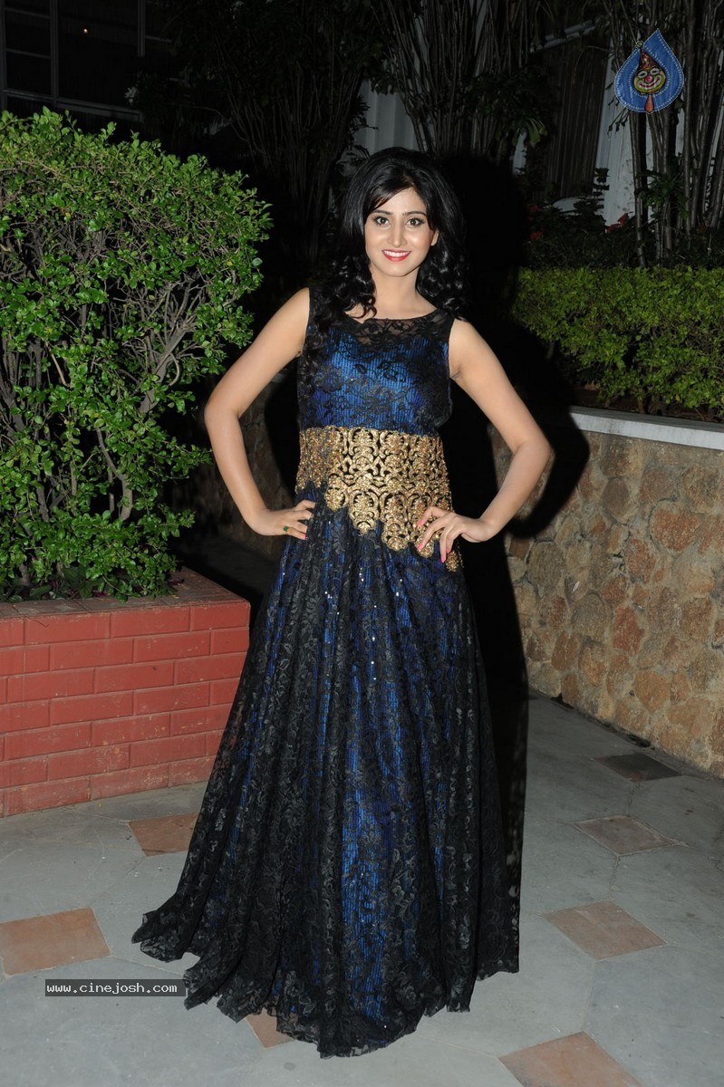 Shamili New Photos - 16 / 74 photos