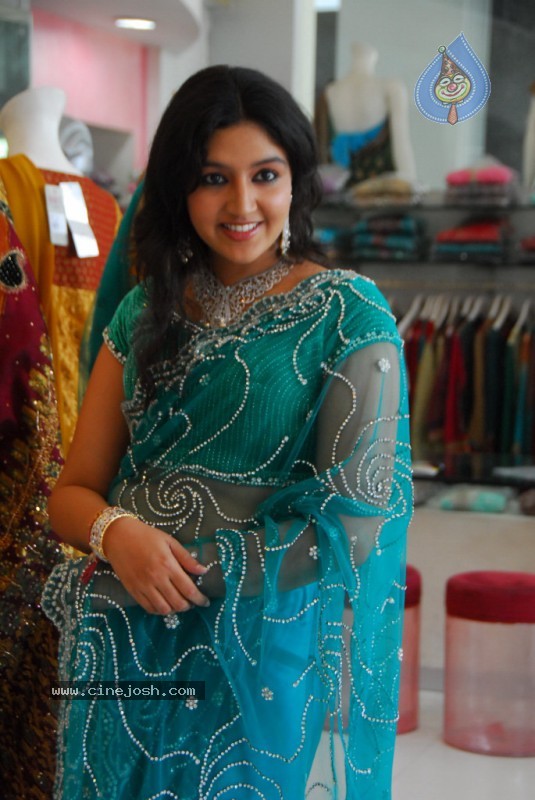 Shanti Rao at Neeru's Shopping Mall - 39 / 52 photos
