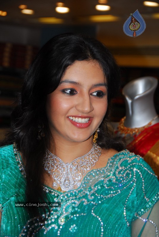 Shanti Rao at Neeru's Shopping Mall - 43 / 52 photos