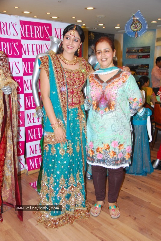 Shanti Rao at Neeru's Shopping Mall - 50 / 52 photos