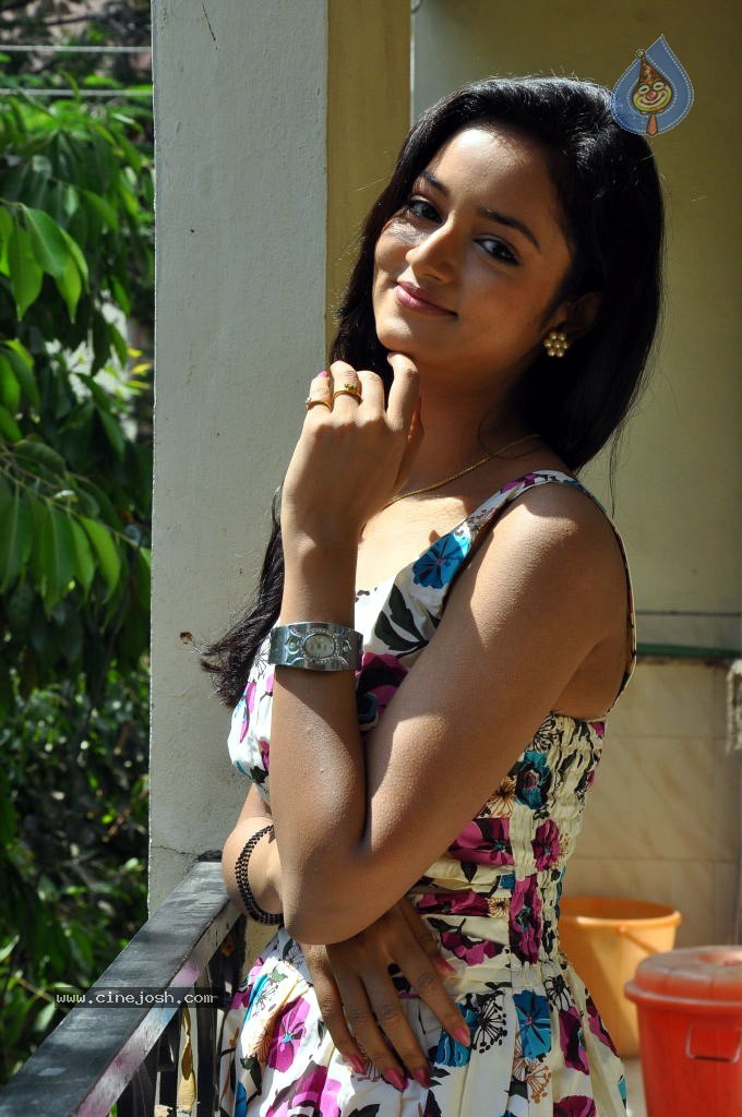 Shanvi New Stills - 9 / 118 photos