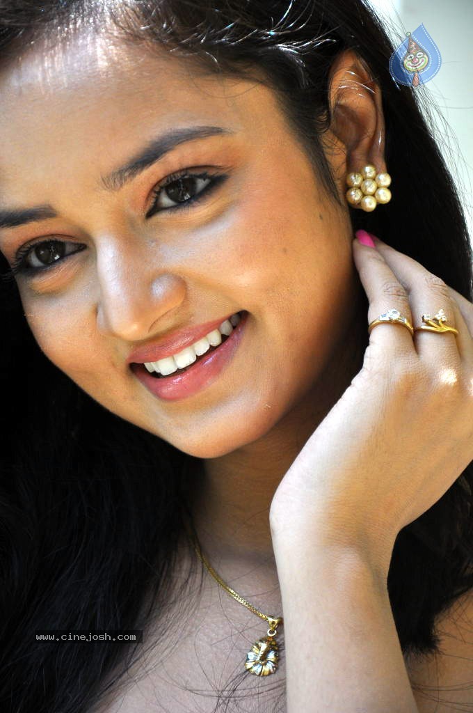 Shanvi New Stills - 100 / 118 photos