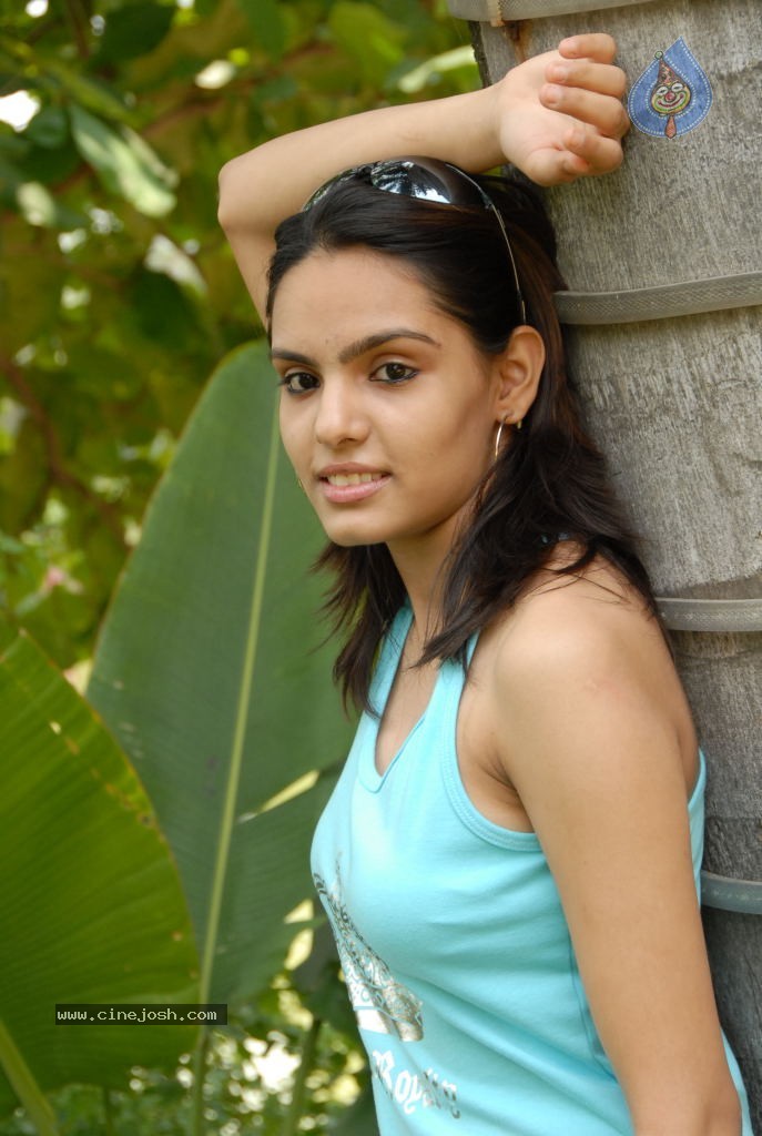 Sharan Latest Stills - 5 / 118 photos