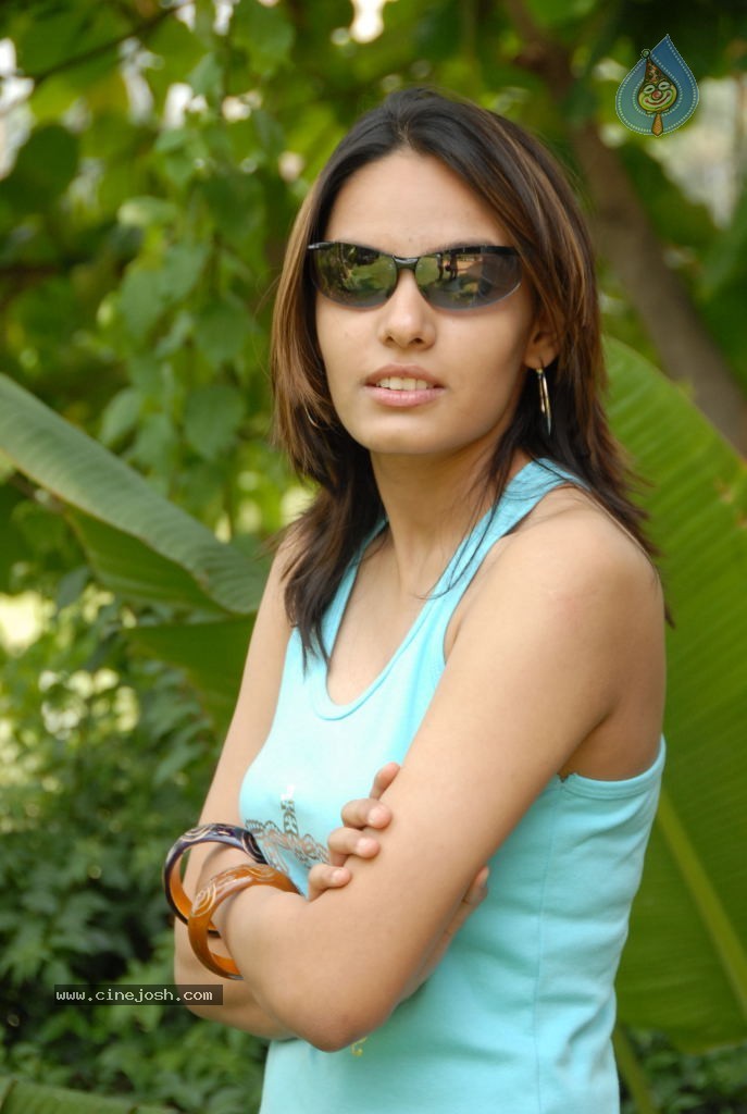 Sharan Latest Stills - 40 / 118 photos