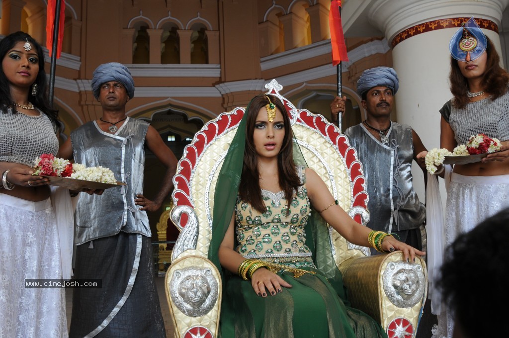 Shazahn Padamsee Latest Stills  - 81 / 110 photos