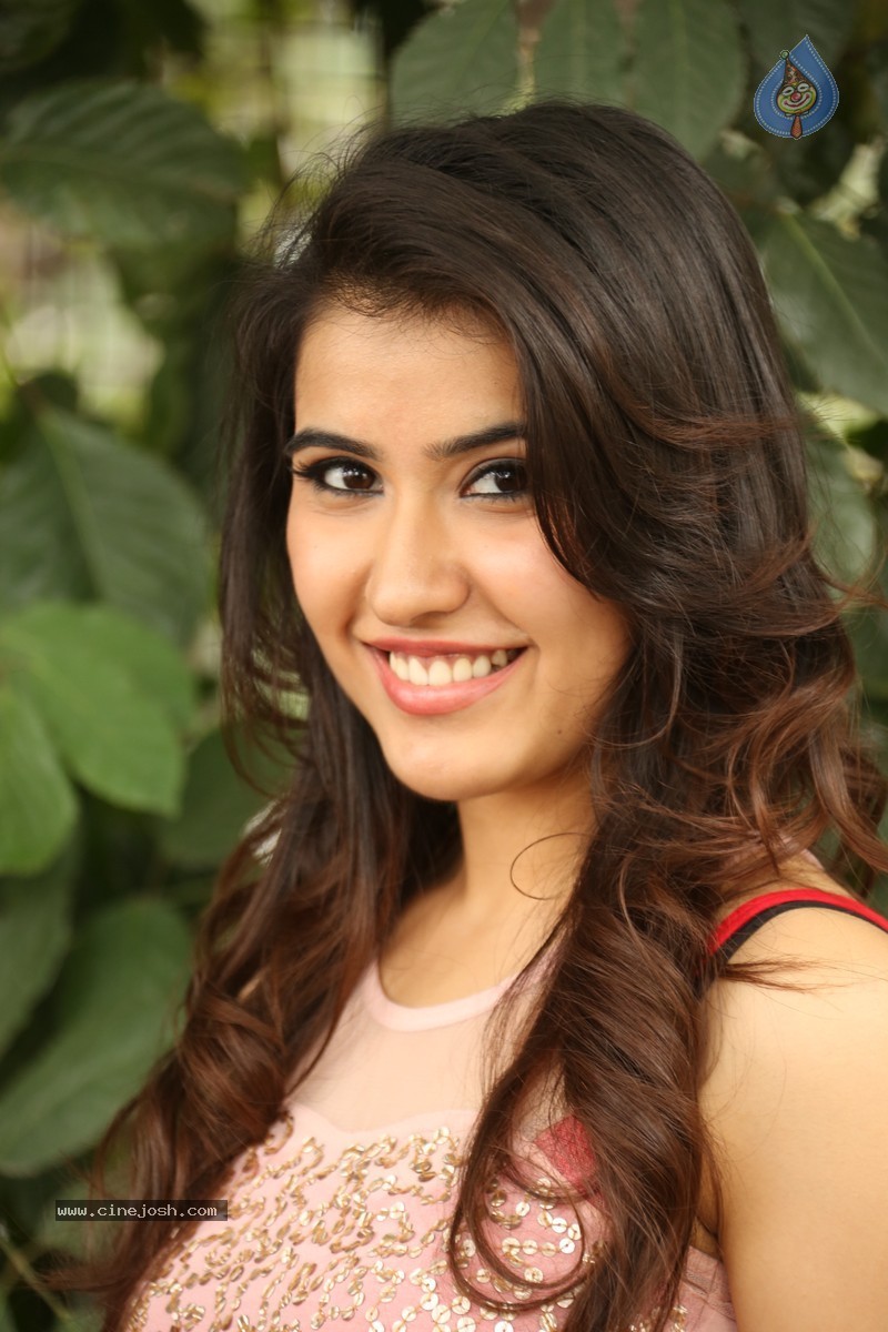 Sheena Bajaj Stills - 60 / 62 photos