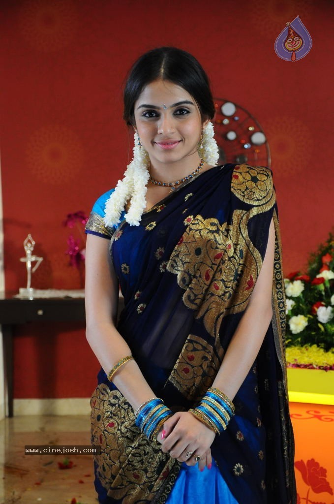 Sheena Cute Gallery - 16 / 62 photos