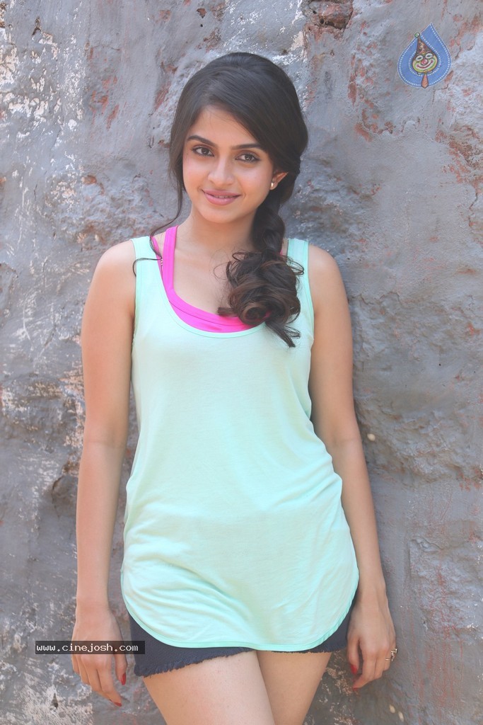 Sheena Latest Hot Pics - 4 / 110 photos