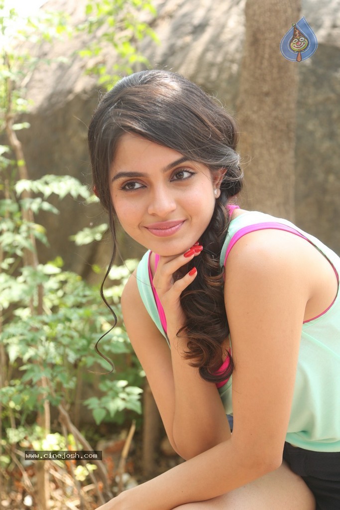 Sheena Latest Hot Pics - 36 / 110 photos