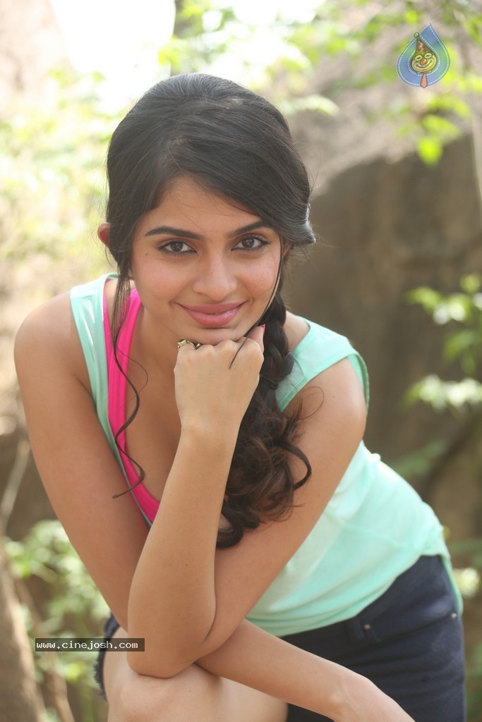 Sheena Latest Hot Pics - 57 / 110 photos