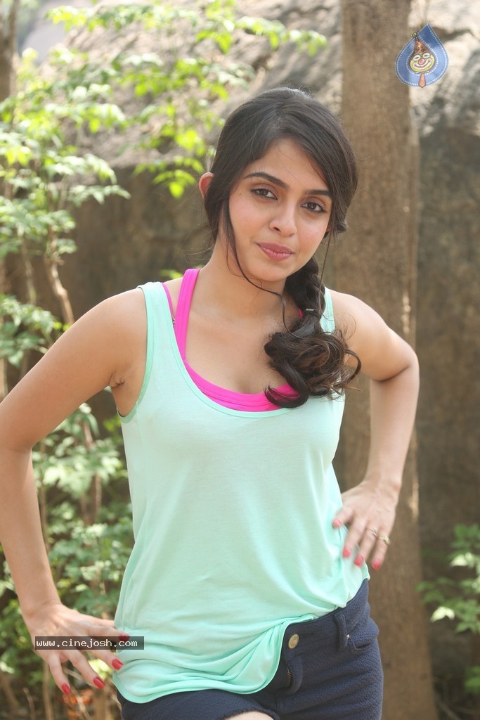 Sheena Latest Hot Pics - 58 / 110 photos