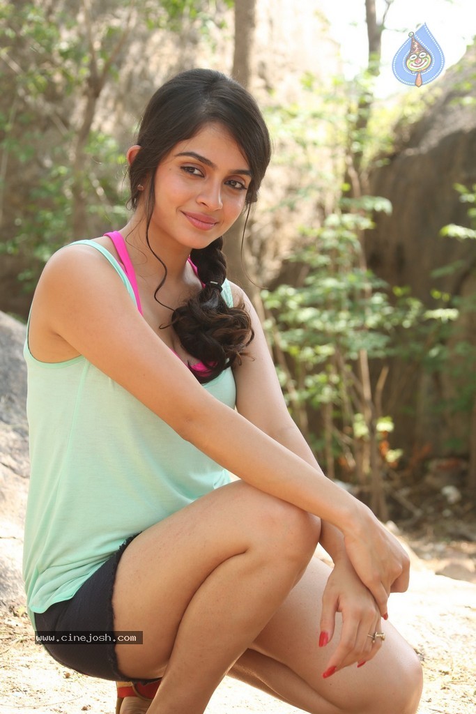Sheena Latest Hot Pics - 80 / 110 photos