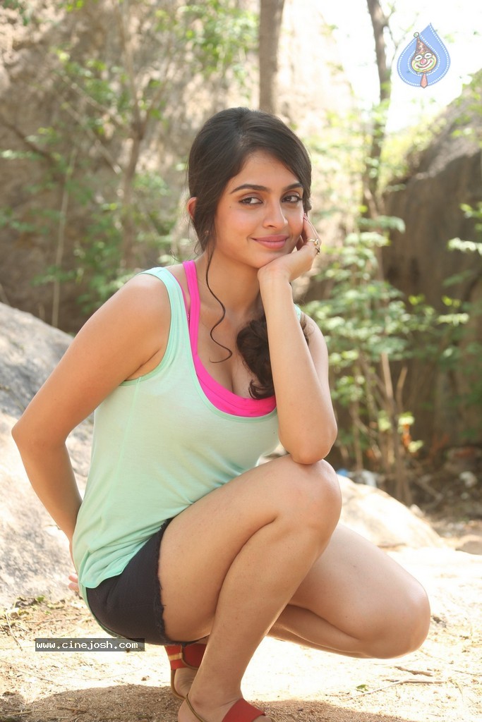 Sheena Latest Hot Pics - 93 / 110 photos