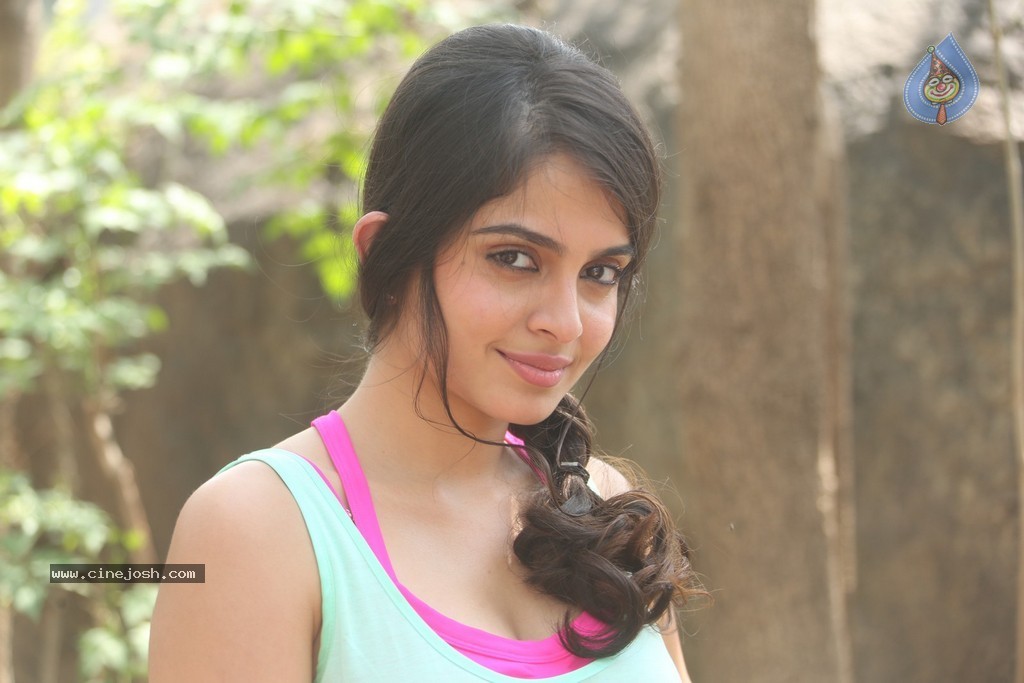 Sheena Latest Hot Pics - 106 / 110 photos