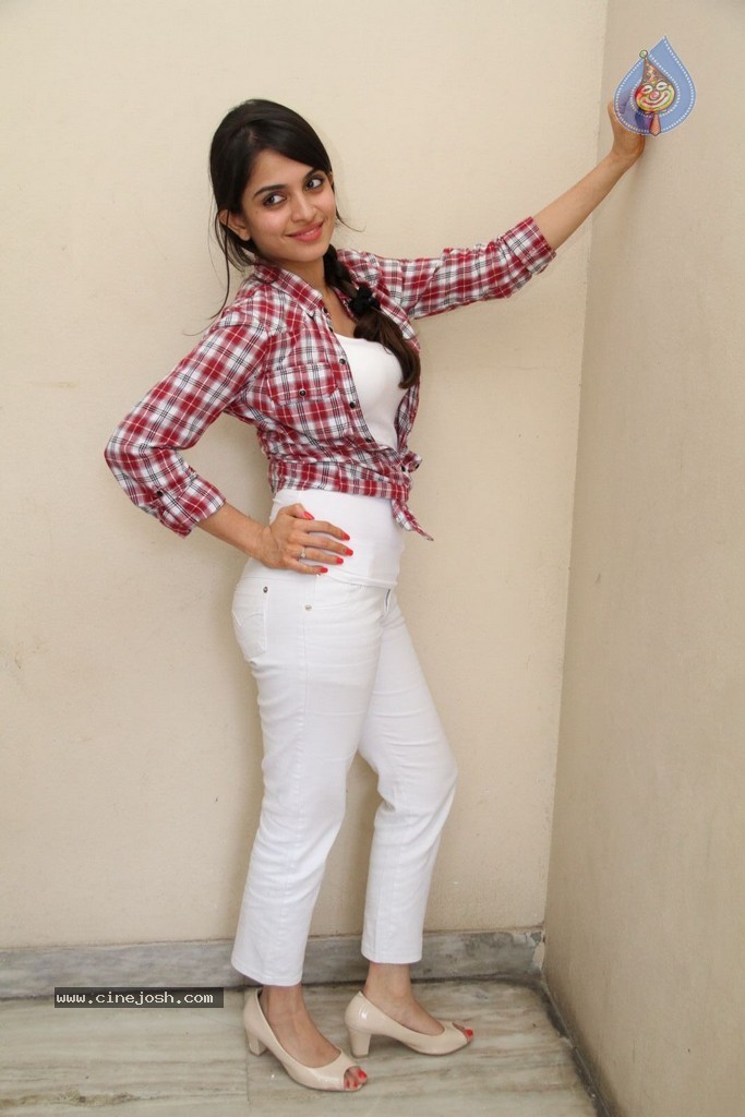 Sheena New Pics - 22 / 119 photos