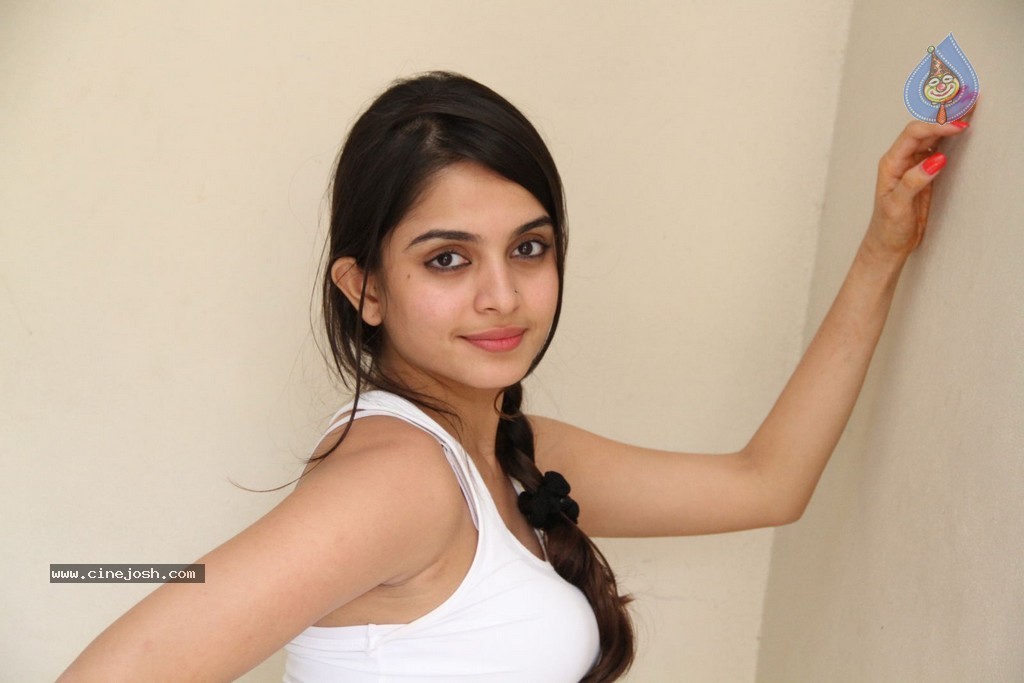 Sheena New Pics - 66 / 119 photos