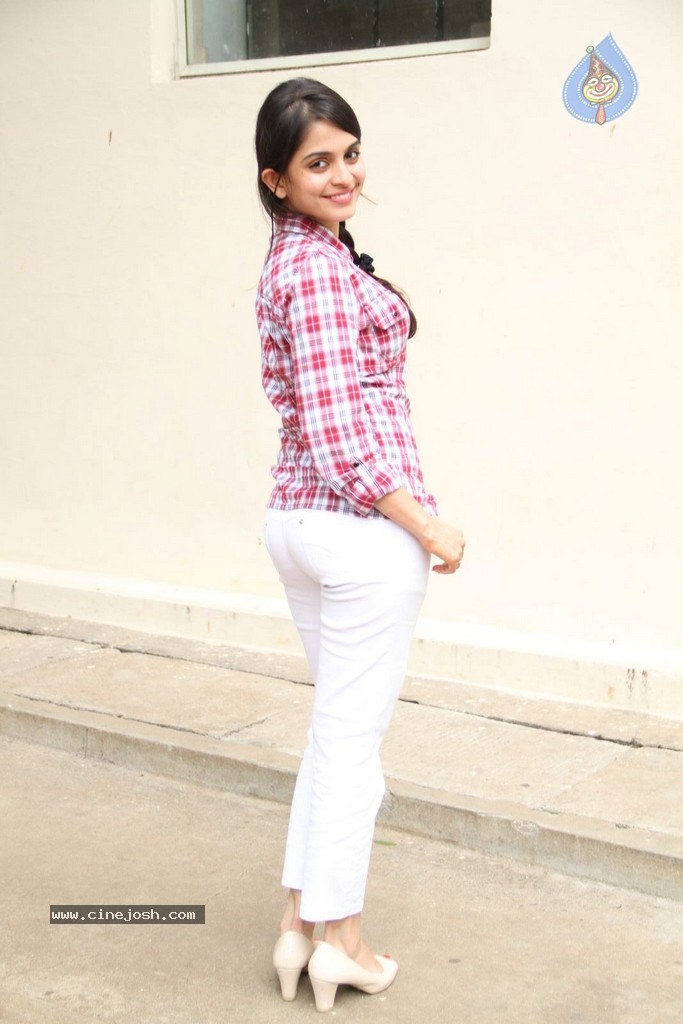 Sheena New Pics - 73 / 119 photos