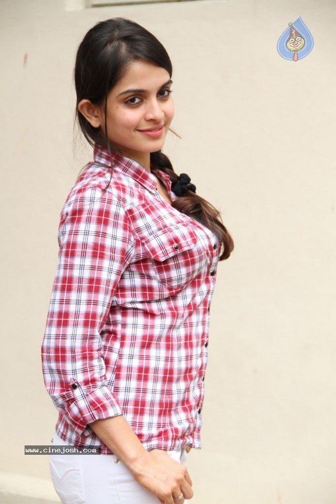 Sheena New Pics - 74 / 119 photos