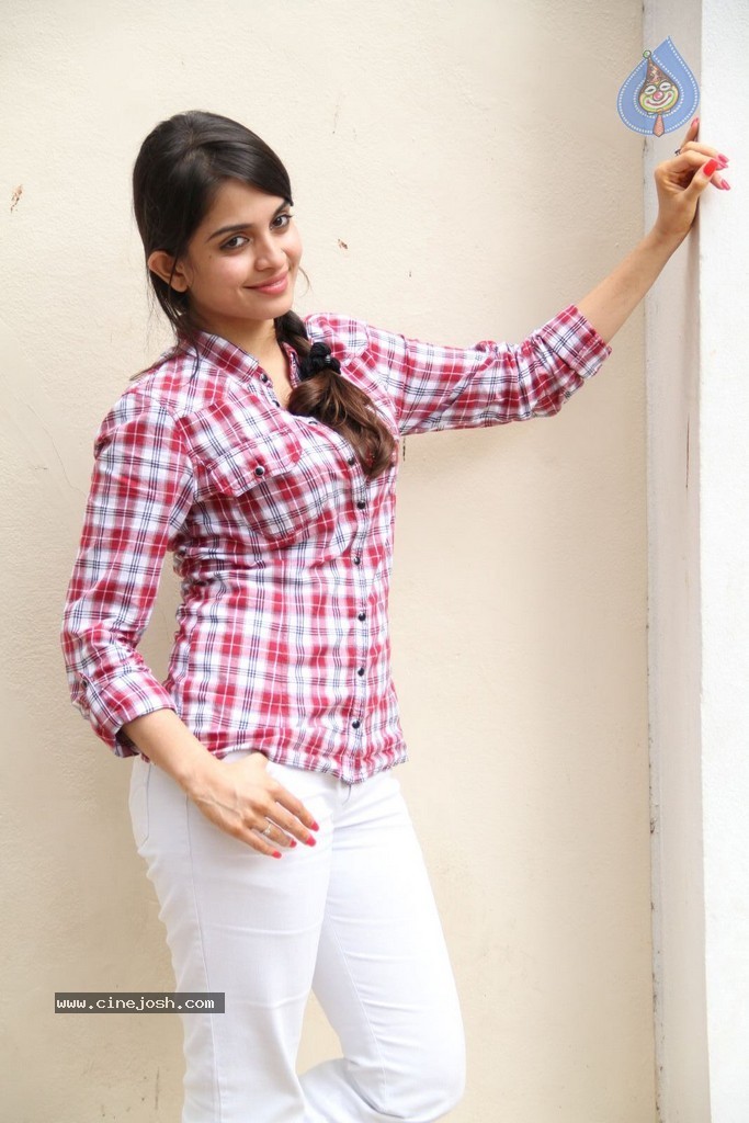 Sheena New Pics - 76 / 119 photos