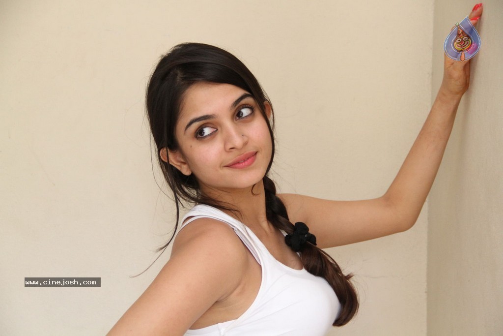 Sheena New Pics - 77 / 119 photos