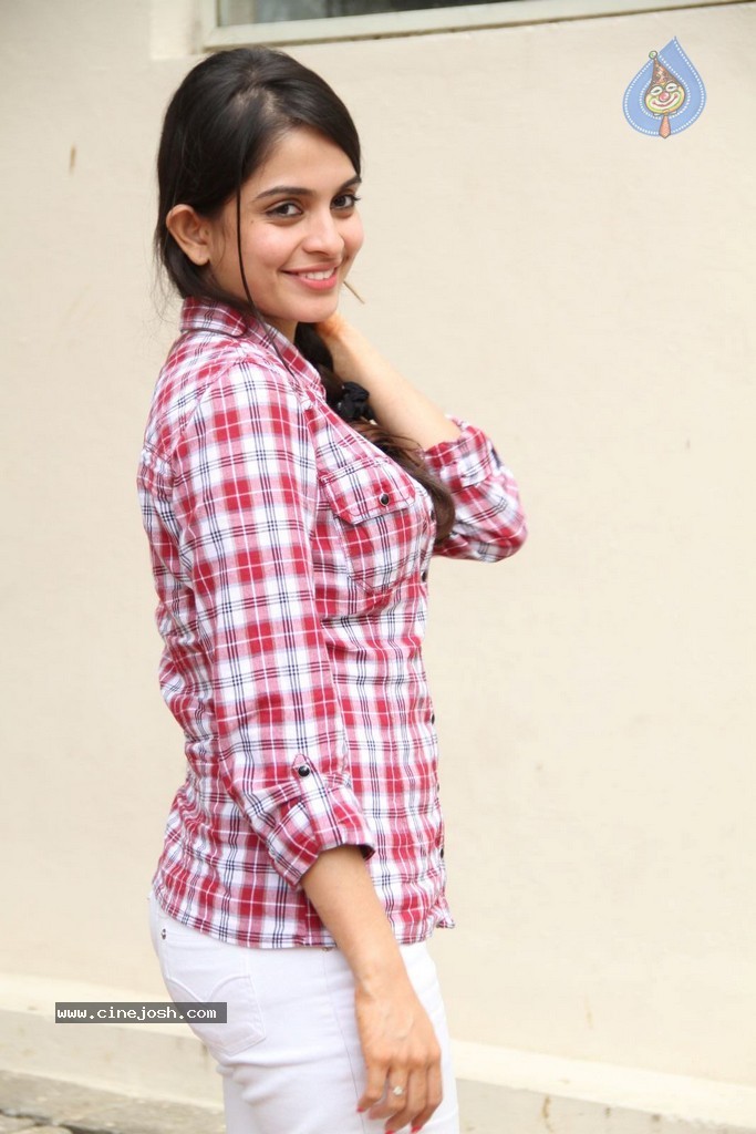 Sheena New Pics - 108 / 119 photos